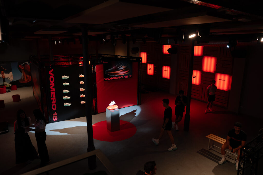 nike vomero 18 bcn engine pv 25